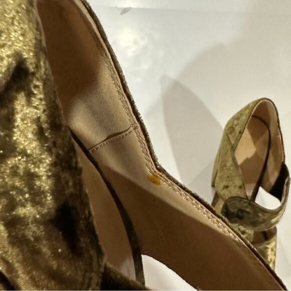 Cabi Interlock Block Crushed Velvet Heels in Moss Size 7 - Picture 8 of 12